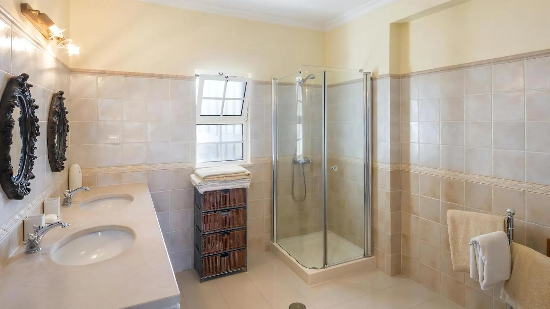 Vila Casa Estombar - Private Swimming Pool - Air Conditioning In All Bedrooms - Wifi